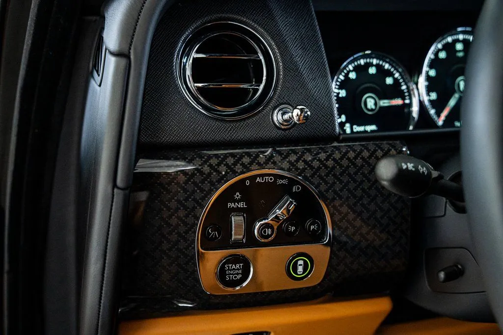 2022 Rolls-Royce Cullinan Black Badge - Photo 33