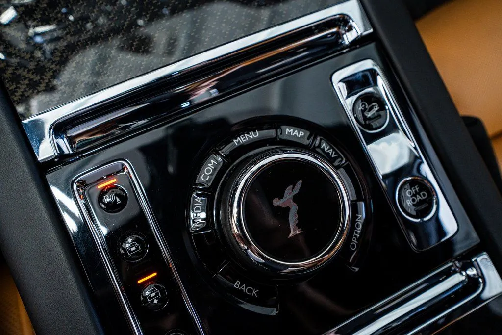 2022 Rolls-Royce Cullinan Black Badge - Photo 50