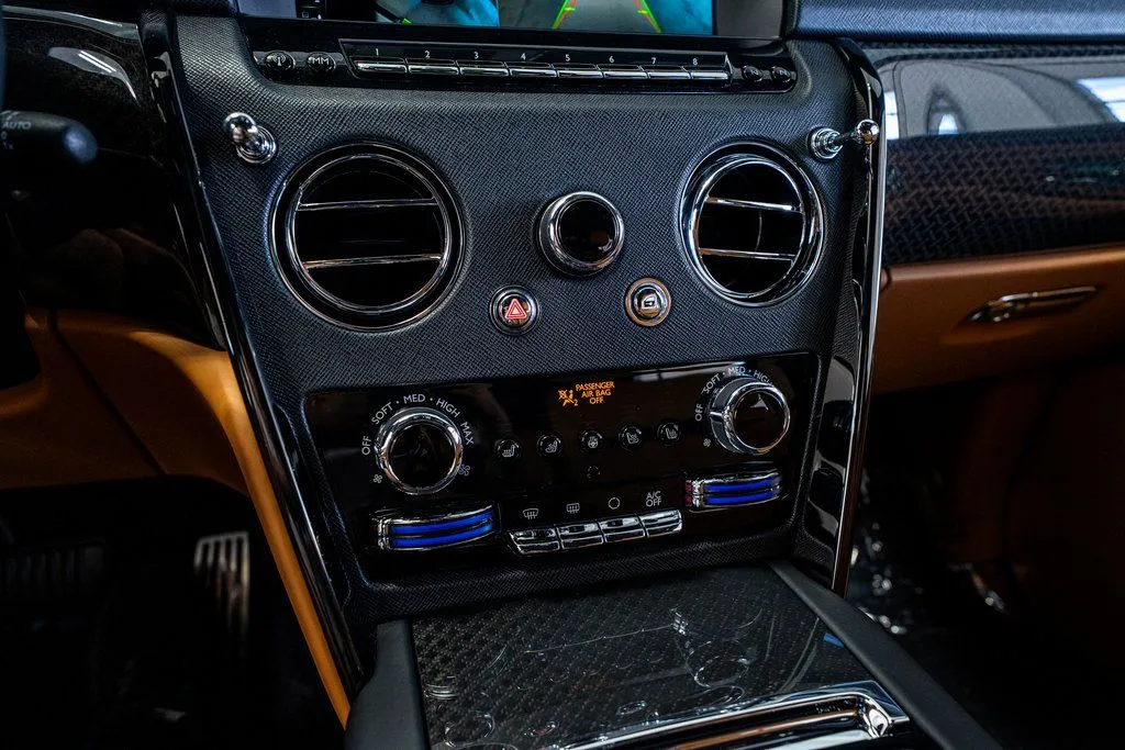 2022 Rolls-Royce Cullinan Black Badge - Photo 47