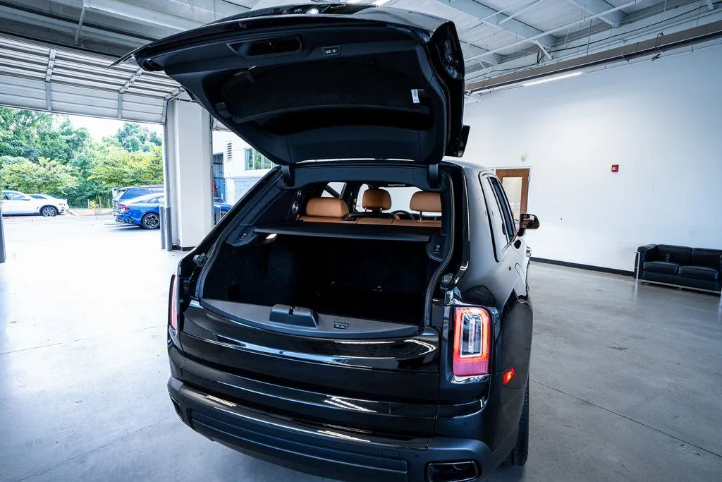 2022 Rolls-Royce Cullinan Black Badge - Photo 67