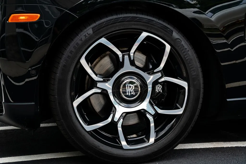 2022 Rolls-Royce Cullinan Black Badge - Photo 21