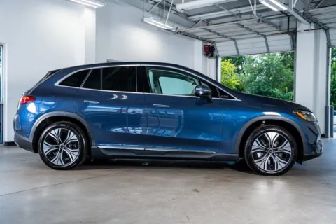 More photos of 2023 Mercedes-Benz EQE 350 SUV at Atlanta Autos, GA