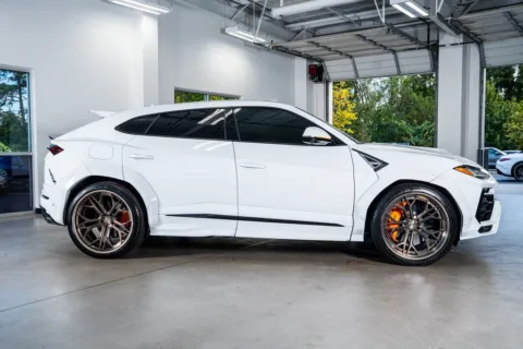More photos of 2022 Lamborghini Urus at Atlanta Autos, GA