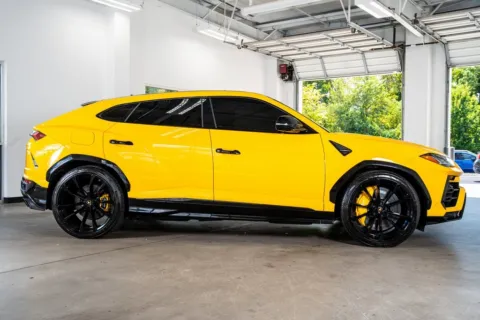More photos of 2019 Lamborghini Urus at Atlanta Autos, GA