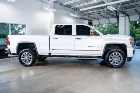 More photos of 2018 GMC Sierra 2500HD Denali at Atlanta Autos, GA