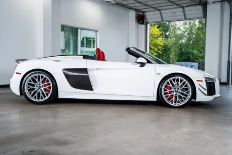 More photos of 2017 Audi R8 5.2 at Atlanta Autos, GA