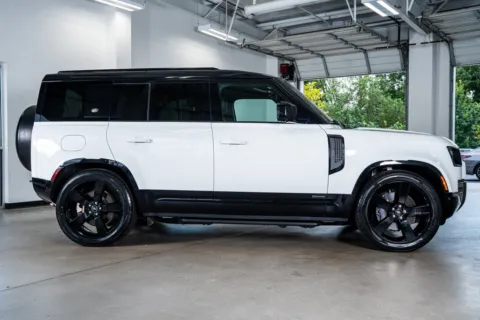 More photos of 2021 Land Rover Defender 110 X-Dynamic HSE at Atlanta Autos, GA