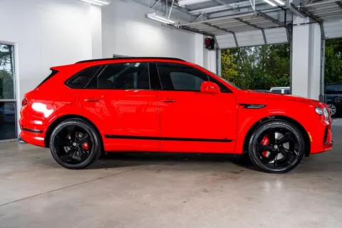 More photos of 2022 Bentley Bentayga V8 at Atlanta Autos, GA