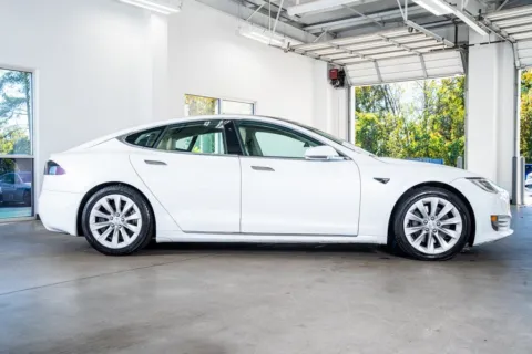 More photos of 2016 Tesla Model S 75D at Atlanta Autos, GA