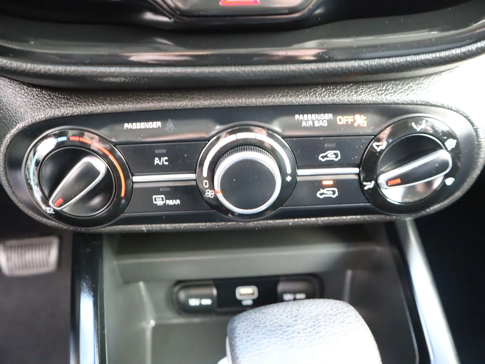 2023 Kia Soul LX - Photo 42