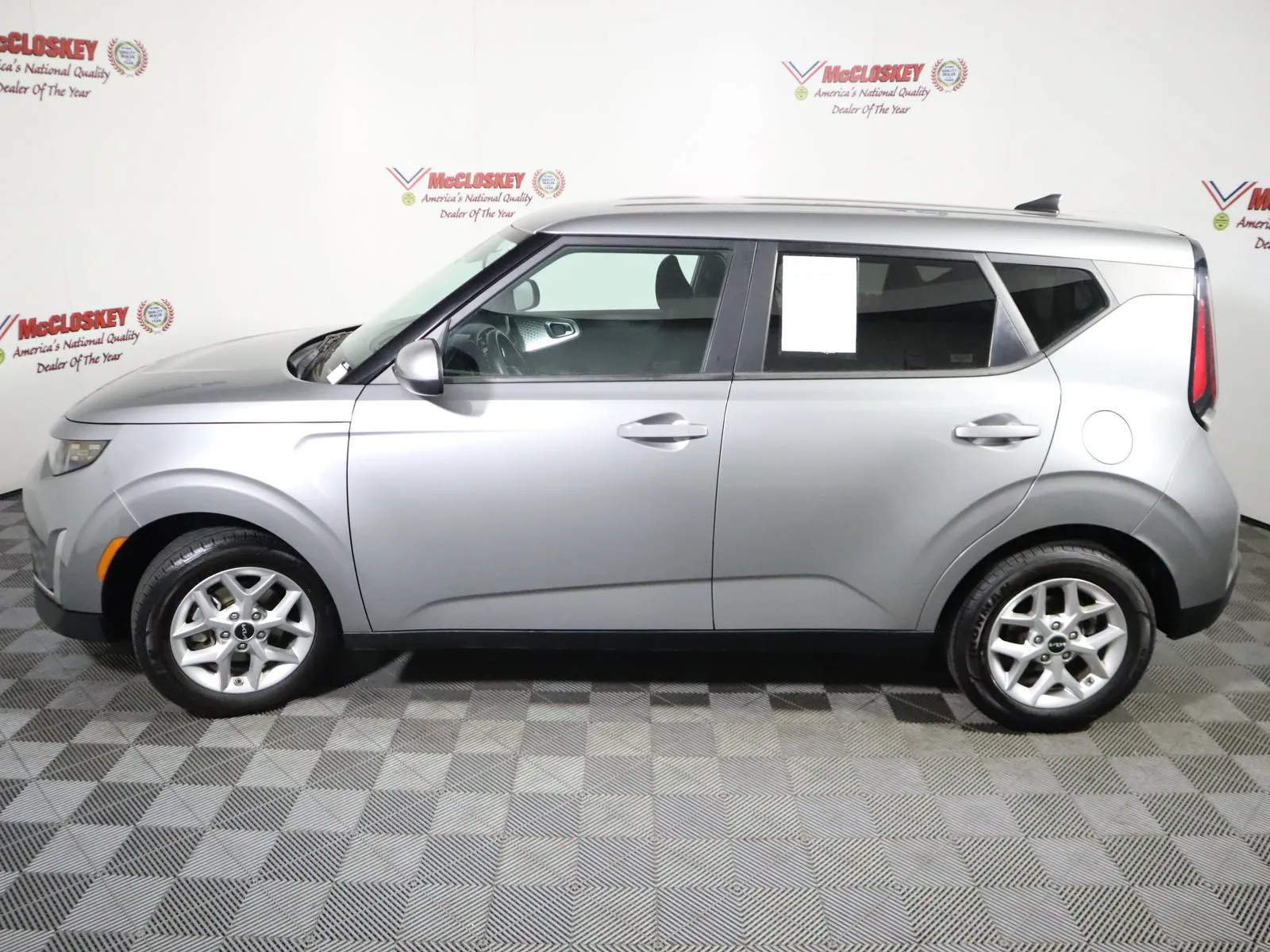 2023 Kia Soul LX - Photo 16