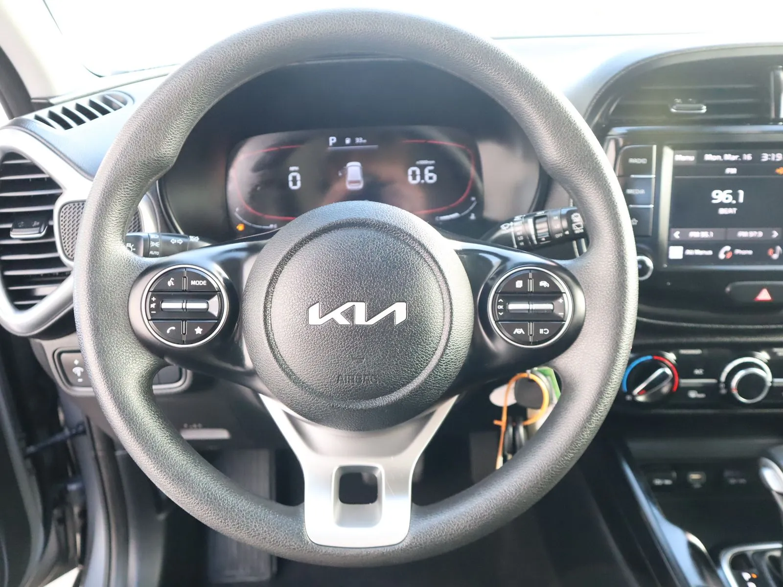2023 Kia Soul LX - Photo 33