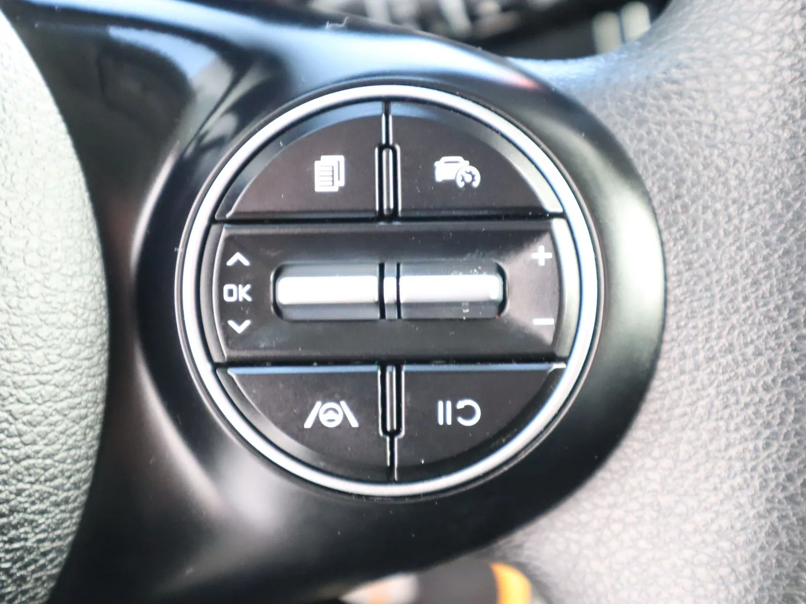 2023 Kia Soul LX - Photo 36