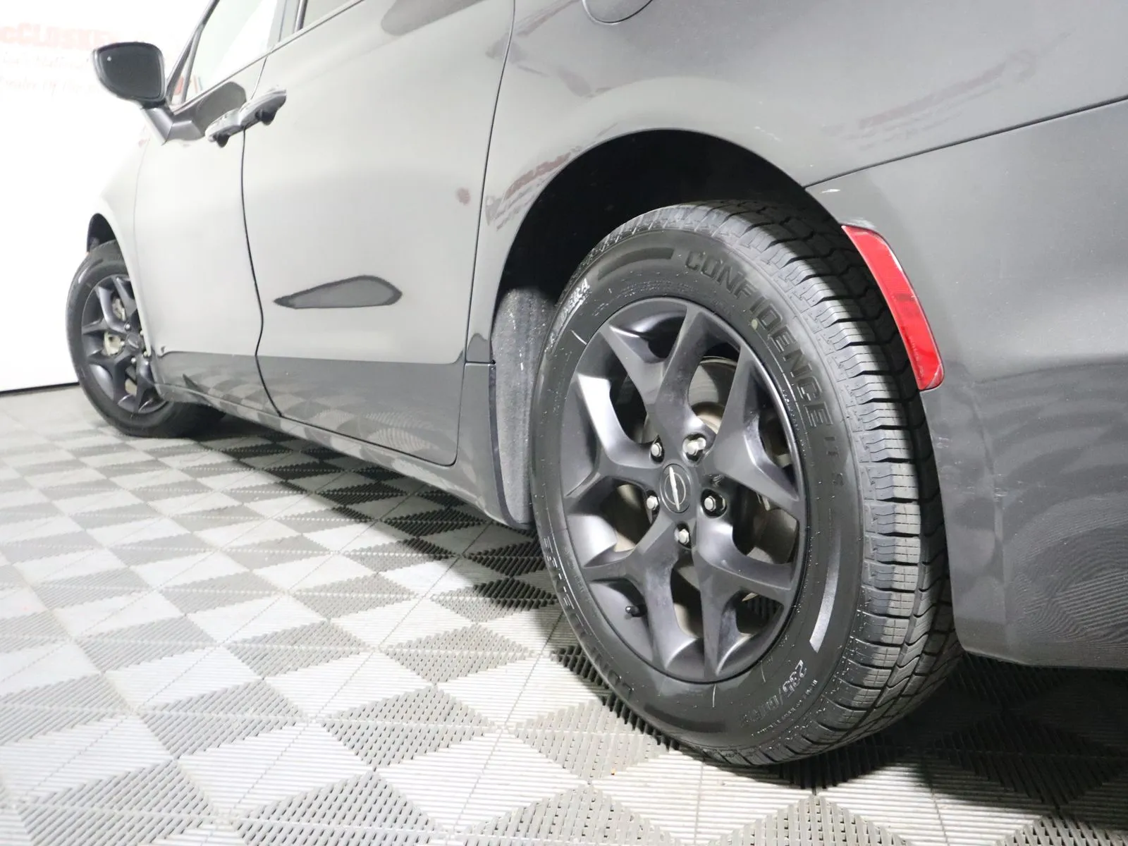 2018 Chrysler Pacifica Touring Plus - Photo 9
