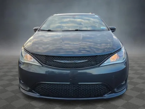 More photos of 2020 Chrysler Pacifica Launch Edition at McCloskey Truck Town (Licensed as McCloskey Motors Inc.), CO