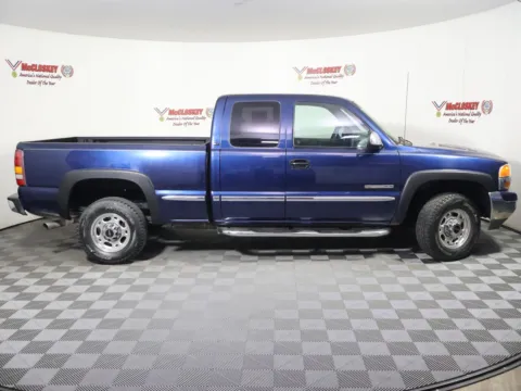 More photos of 2000 GMC Sierra 2500 SLE at McCloskey Truck Town (Licensed as McCloskey Motors Inc.), CO