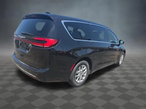 More photos of 2025 Chrysler Pacifica Select at McCloskey Truck Town (Licensed as McCloskey Motors Inc.), CO