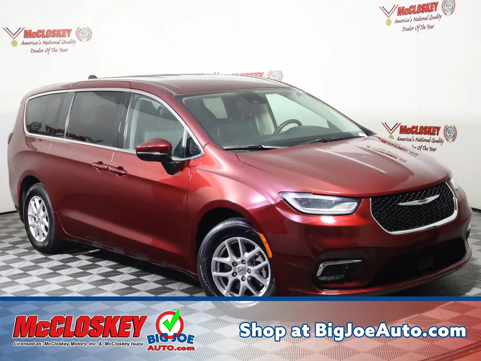 2023 Chrysler Pacifica Touring L's photo