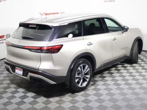 More photos of 2024 INFINITI QX60 LUXE at McCloskey Truck Town (Licensed as McCloskey Motors Inc.), CO
