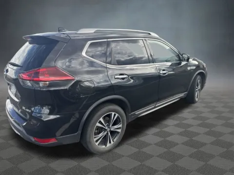 More photos of 2018 Nissan Rogue SL at McCloskey Truck Town (Licensed as McCloskey Motors Inc.), CO