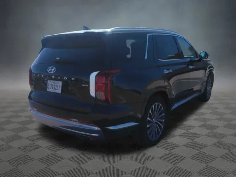 More photos of 2024 Hyundai Palisade Calligraphy at McCloskey Truck Town (Licensed as McCloskey Motors Inc.), CO