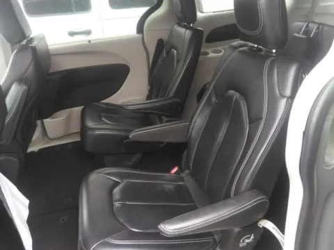 More photos of 2022 Chrysler Pacifica Touring L at McCloskey Truck Town (Licensed as McCloskey Motors Inc.), CO