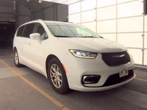 White 2021 Chrysler Pacifica Touring L for sale in Colorado Springs, CO