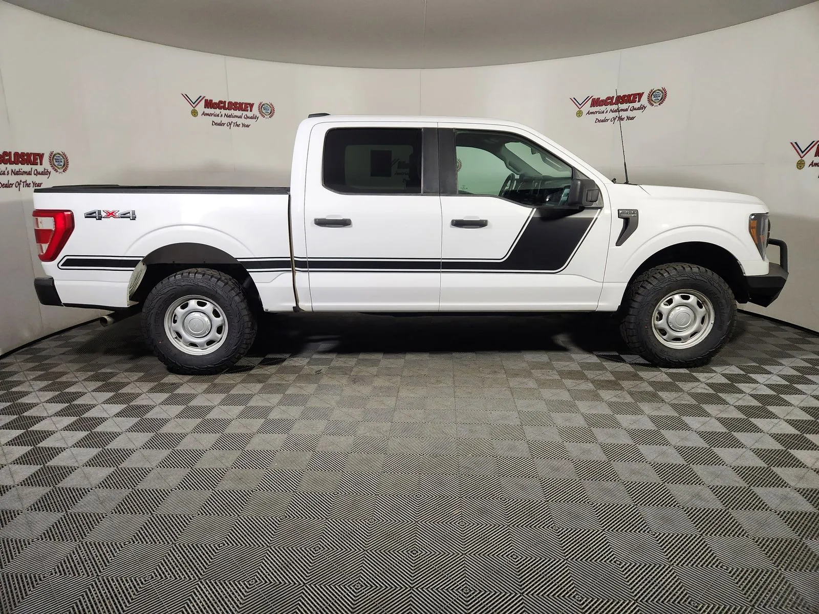 2023 Ford F-150 XL - Photo 9