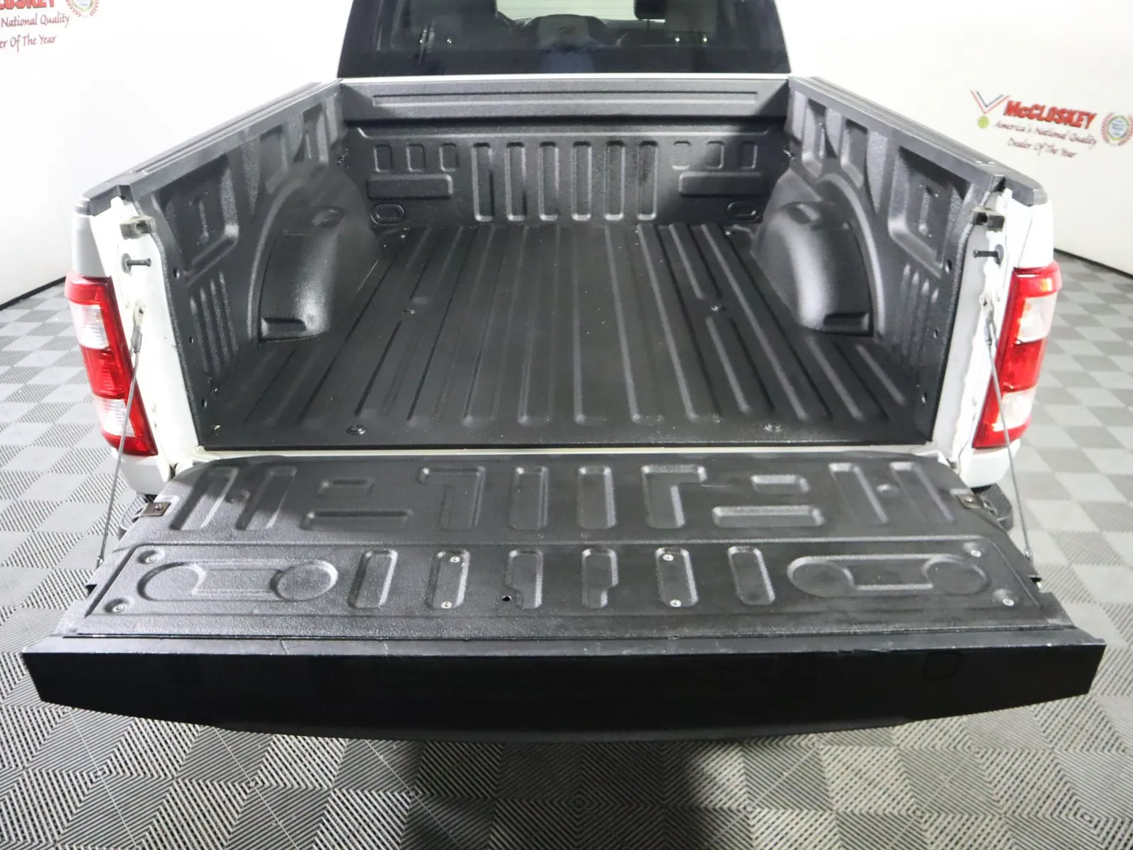 2022 Ford F-150 XL - Photo 13