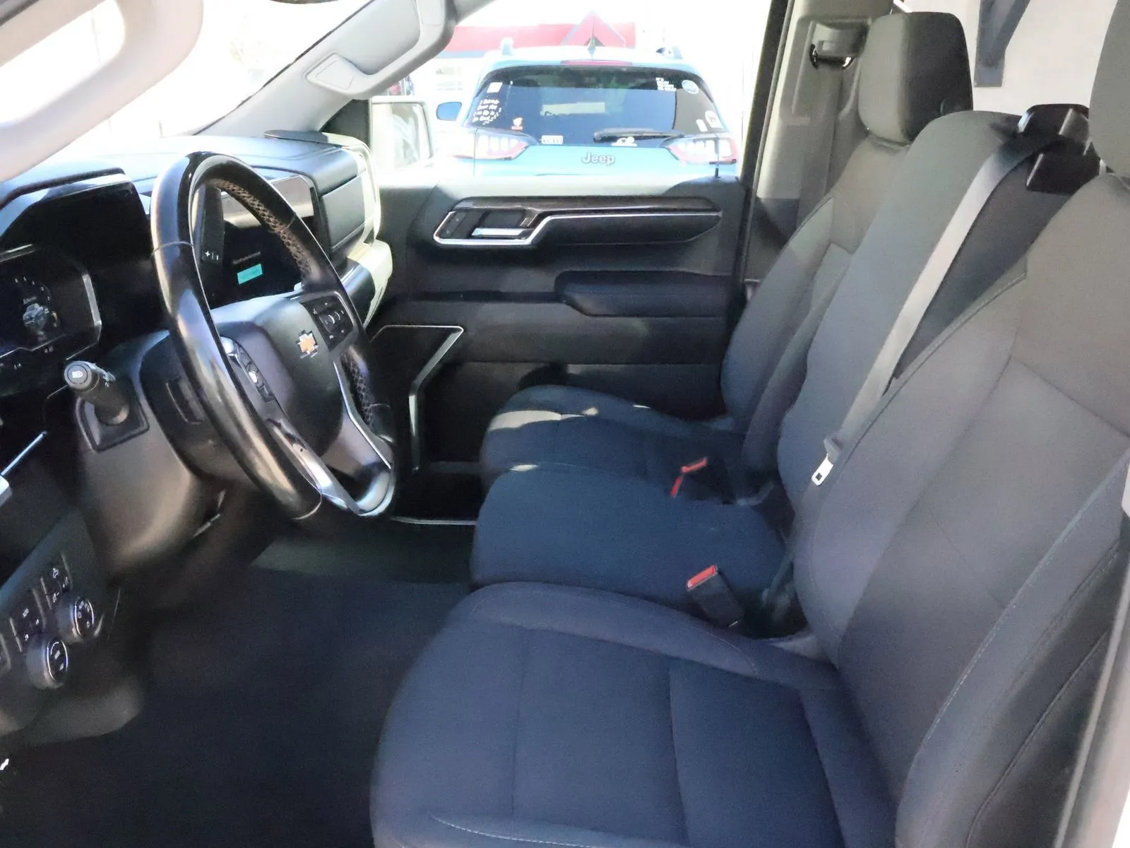 2023 Chevrolet Silverado 1500 LT - Photo 28