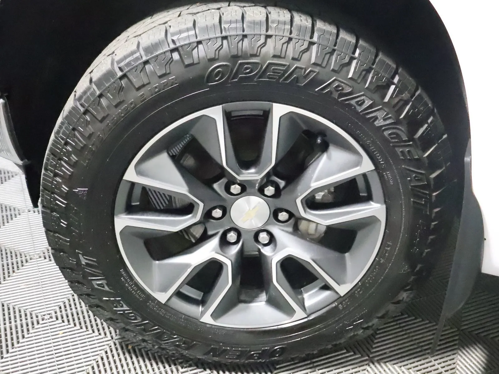 2023 Chevrolet Silverado 1500 LT - Photo 18