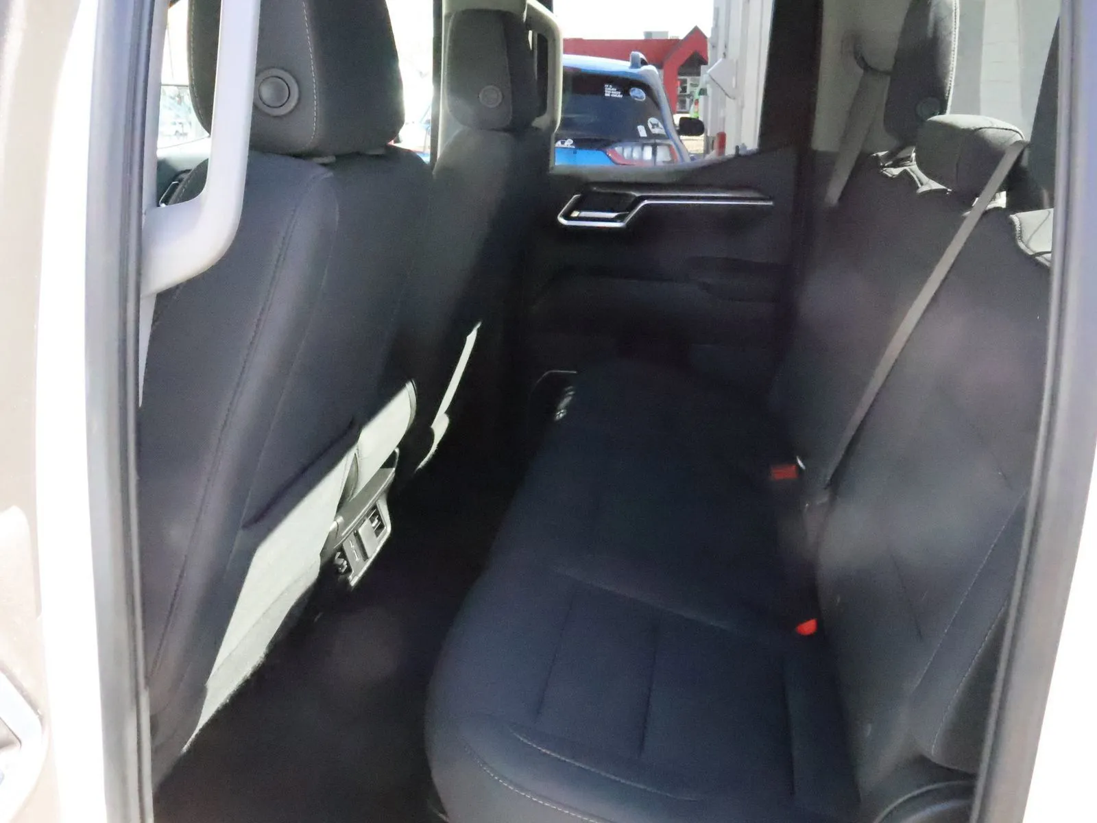 2023 Chevrolet Silverado 1500 LT - Photo 46