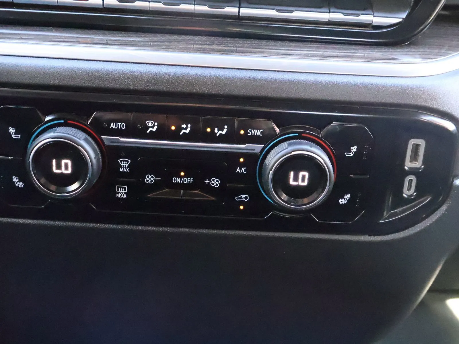 2023 Chevrolet Silverado 1500 LT - Photo 36