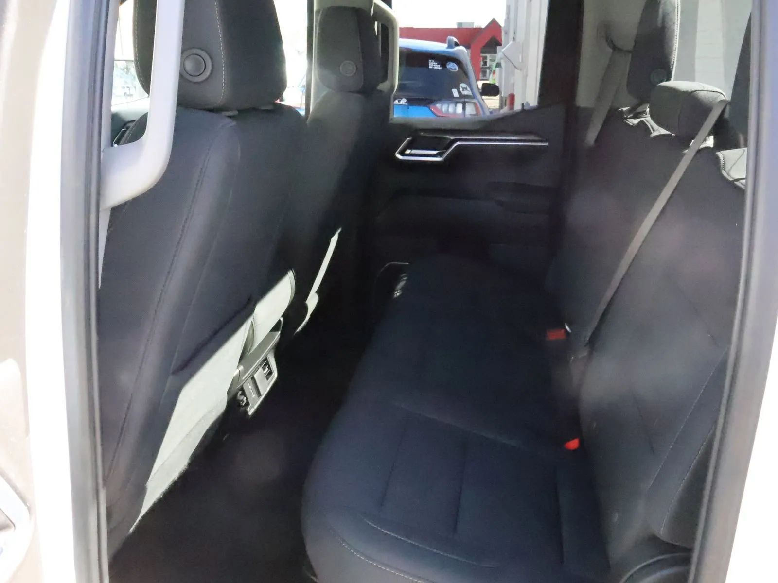 2023 Chevrolet Silverado 1500 LT - Photo 46