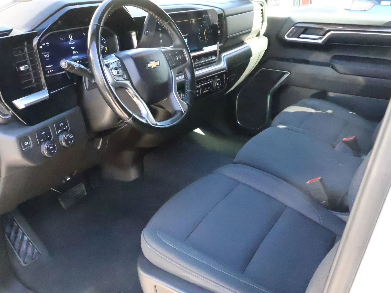 2023 Chevrolet Silverado 1500 LT - Photo 27