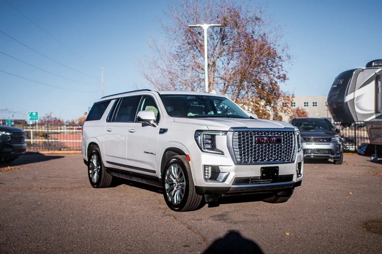 2021 GMC Yukon XL Denali's photo