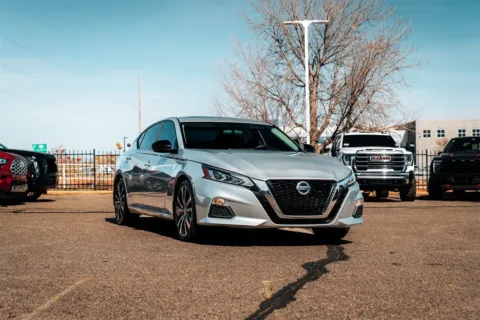 Silver 2019 Nissan Altima 2.5 SR for sale in Albuquerque, NM