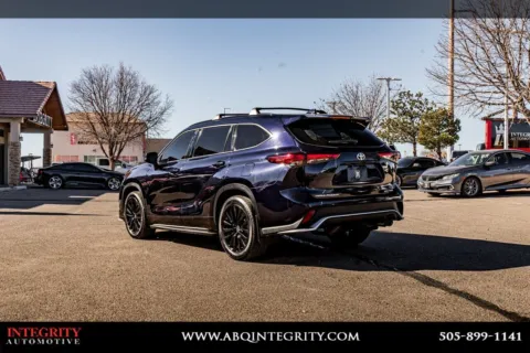 More photos of 2023 Toyota Highlander XSE at Integrity Automotive, NM