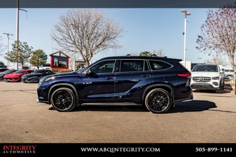 More photos of 2023 Toyota Highlander XSE at Integrity Automotive, NM