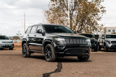 Black 2019 Jeep Grand Cherokee Altitude for sale in Albuquerque, NM