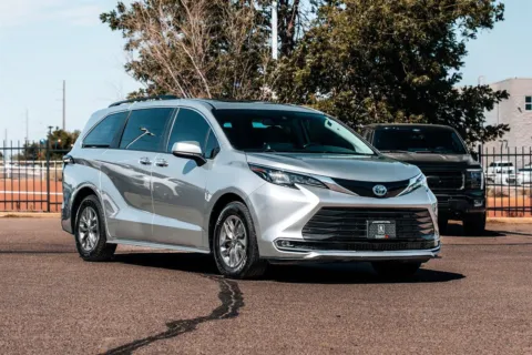 Silver 2024 Toyota Sienna XLE for sale in Albuquerque, NM