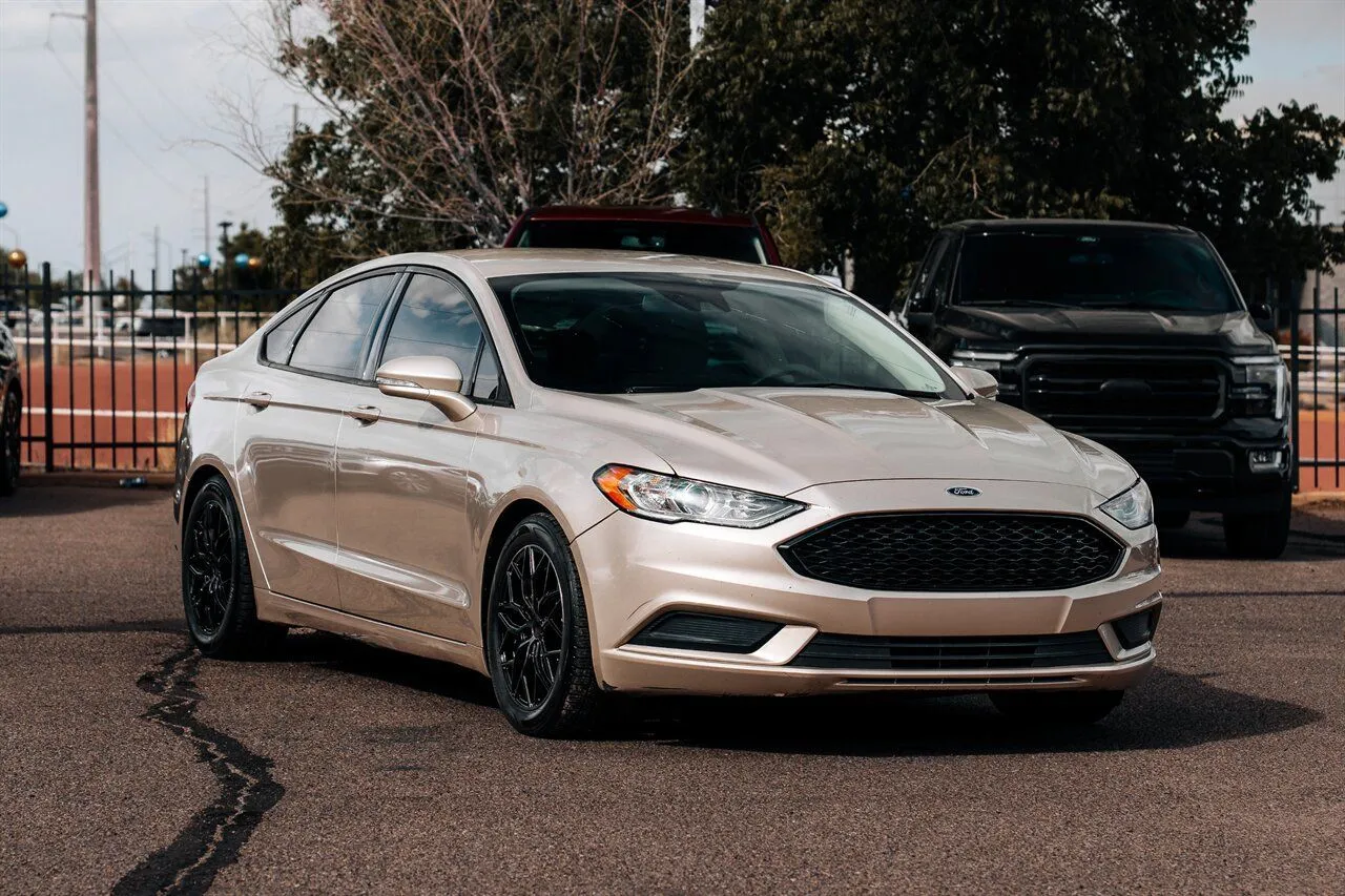 2018 Ford Fusion SE's photo