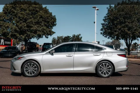 More photos of 2019 Lexus ES 350 at Integrity Automotive, NM