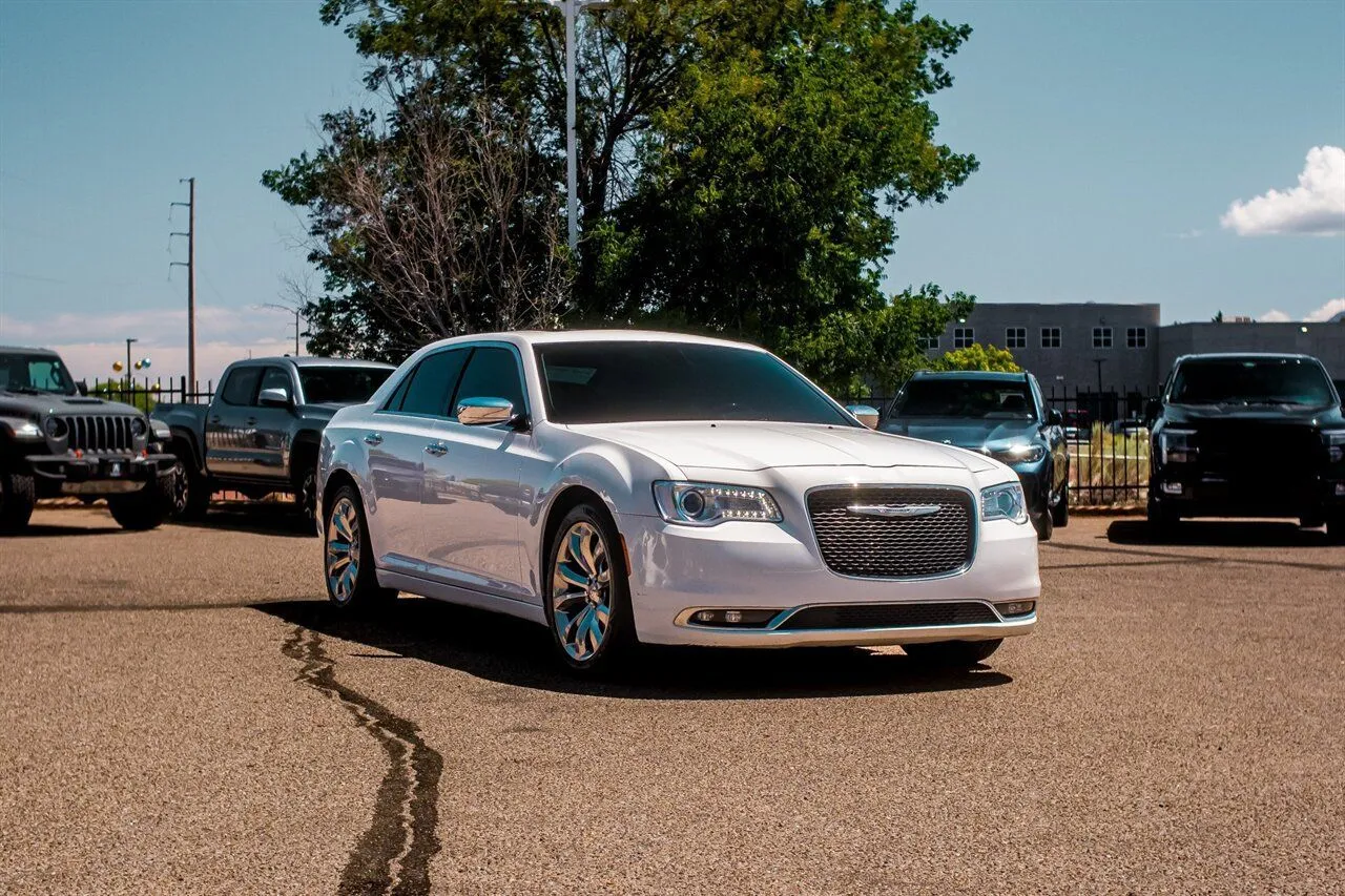 2016 Chrysler 300 C's photo