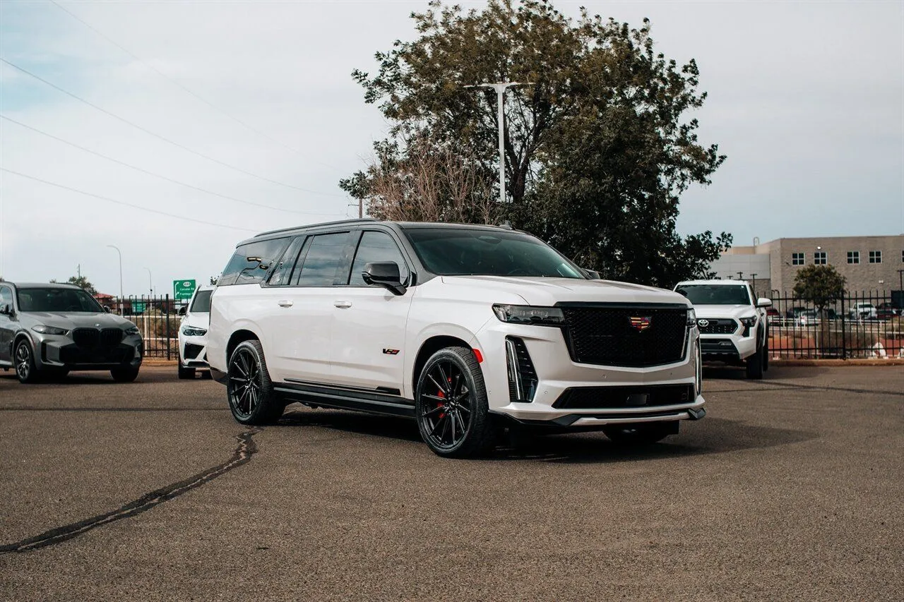 2024 Cadillac Escalade ESV V-Series's photo