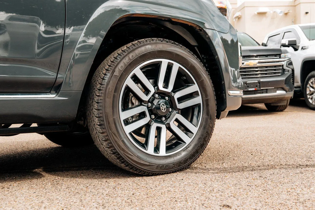 2024 Toyota 4Runner Limited - Photo 11