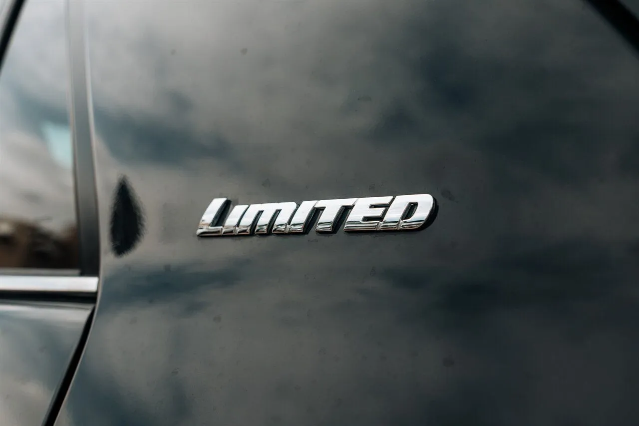 2024 Toyota 4Runner Limited - Photo 15