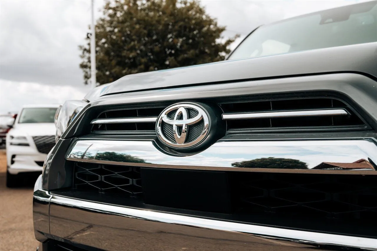 2024 Toyota 4Runner Limited - Photo 10