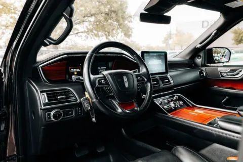 More photos of 2020 Lincoln Navigator Reserve at Integrity Automotive, NM