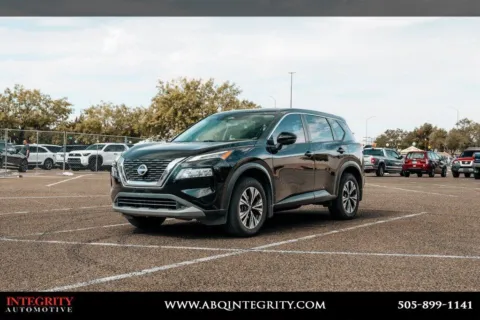 Black 2022 Nissan Rogue SV for sale in Albuquerque, NM